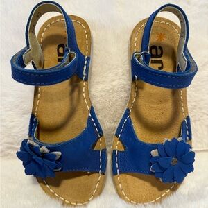 Stylish Blue Kids Sandals with Flower Accent
